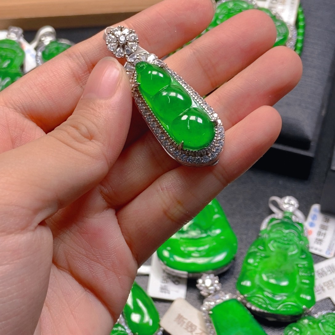 翡翠未镶嵌吊坠(不含链)