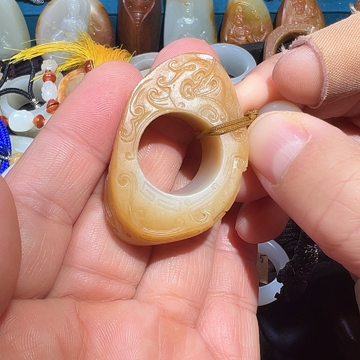 恭***財和田玉未镶嵌吊坠(不含链)不退不换