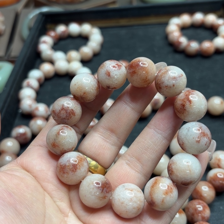 慧***兰石英岩玉合金颈饰