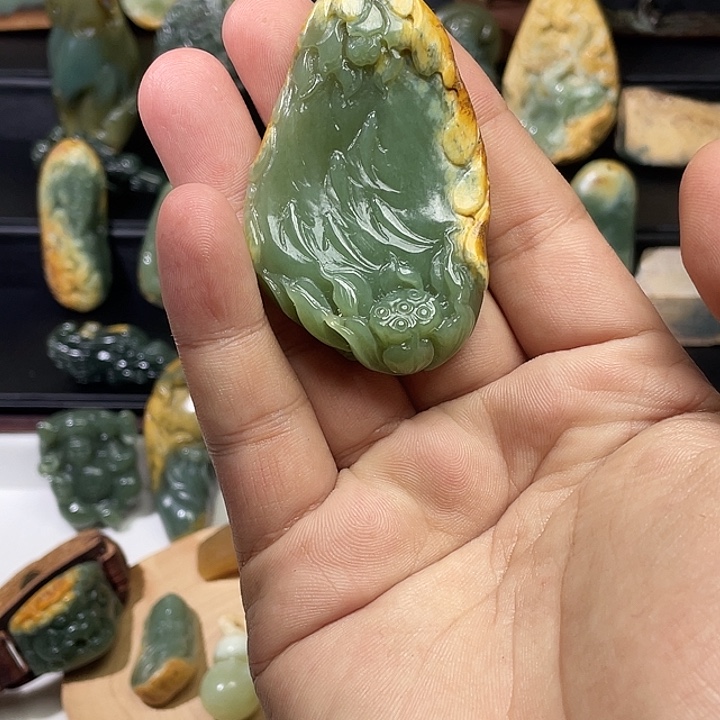 岫岩河磨玉（透闪石质玉）未镶嵌吊坠(不含链)