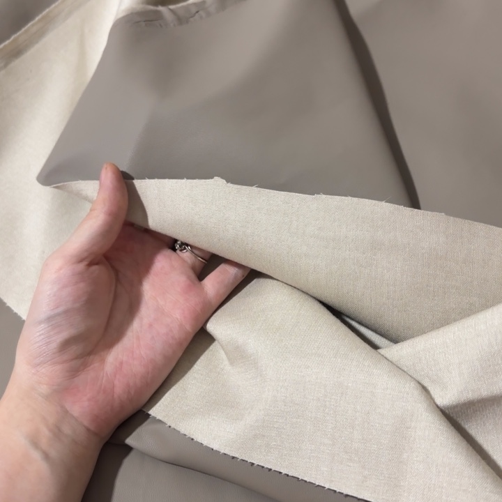 混纺奶茶色棉底1米。 