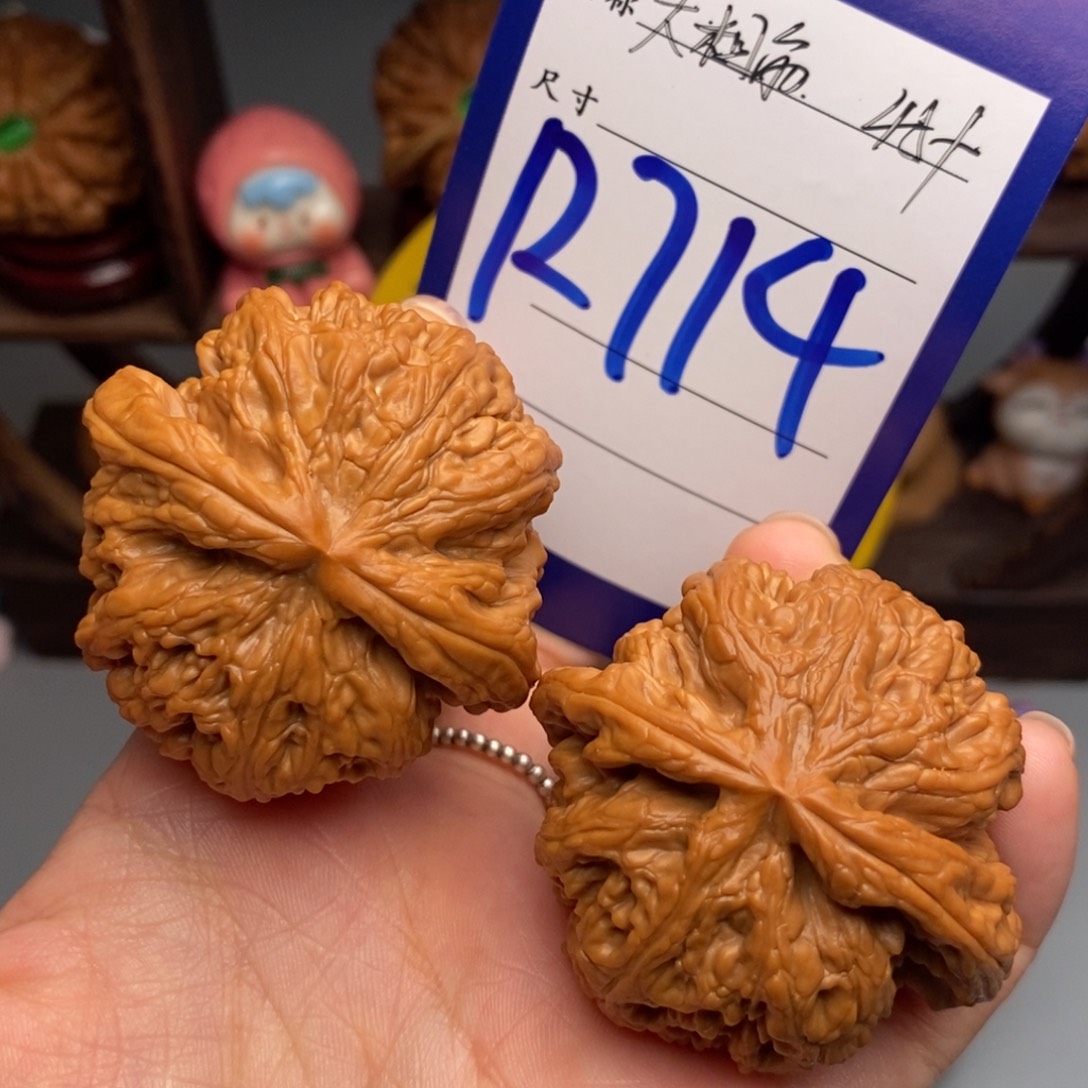 斯****文玩核桃吊坠大粗筋45