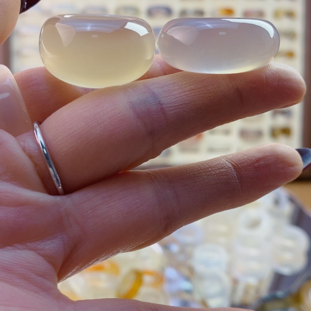 玛瑙/玉髓戒指未镶嵌火**王