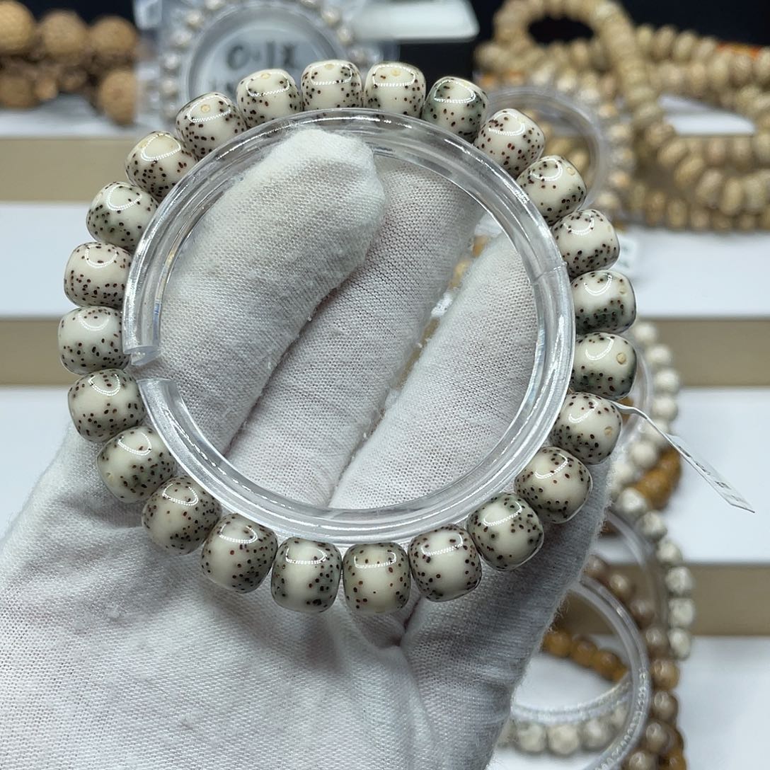 星月菩提手串10/9绿背通体一线天