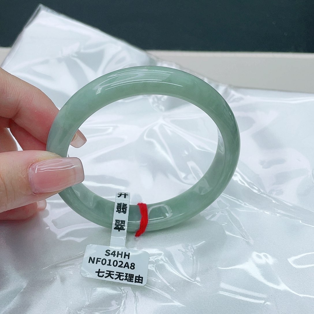 翡翠手镯未镶嵌正59