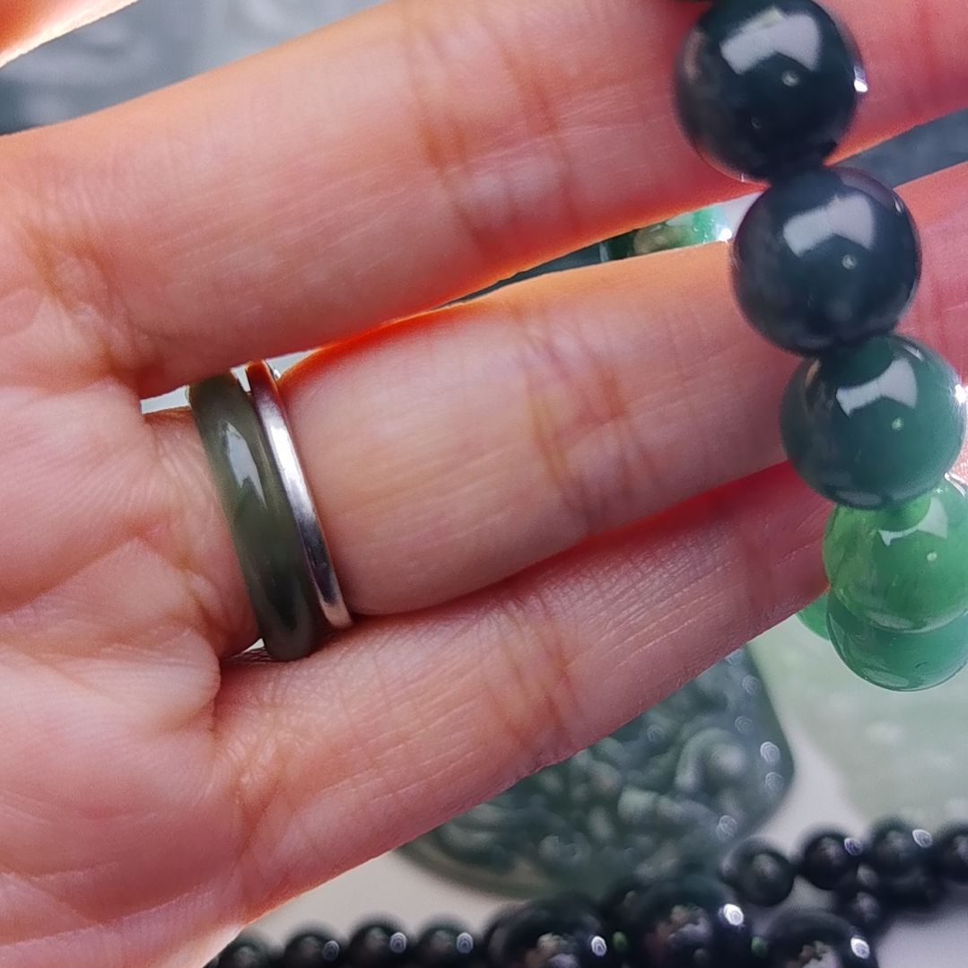 翡翠颈饰未镶嵌天然的A货翡翠多样性发货