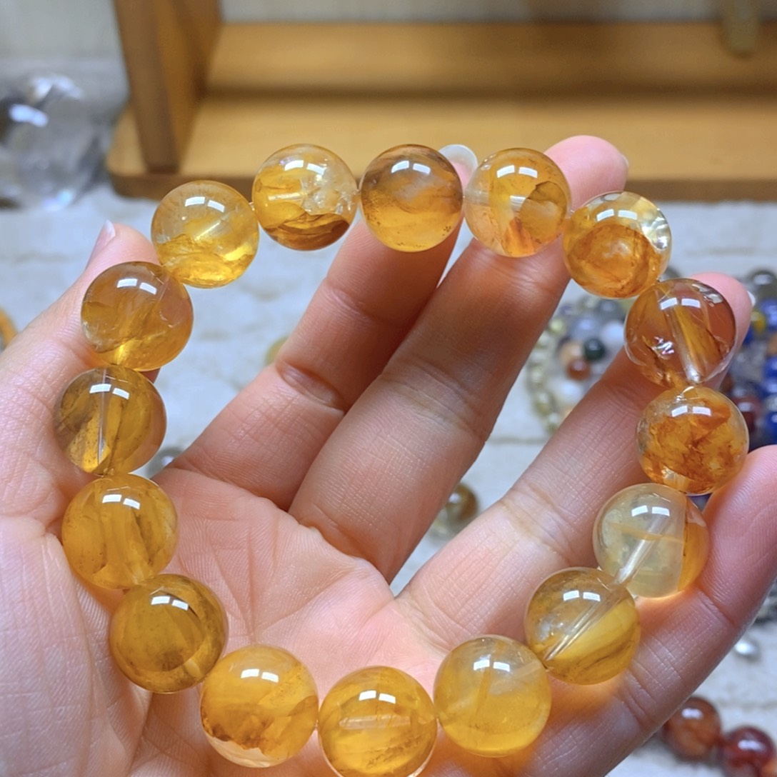 颈饰未镶嵌水晶，