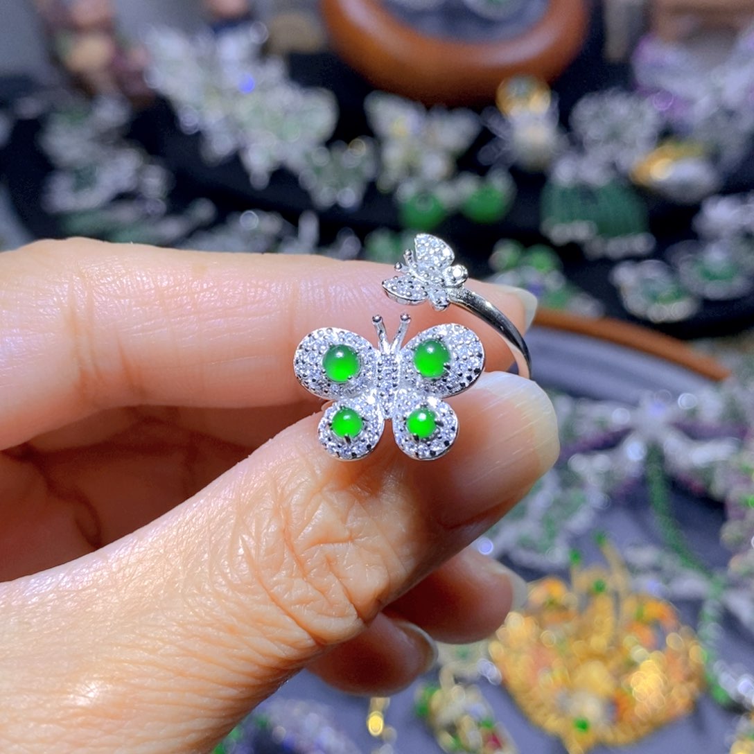 翡翠颈饰银S925镶嵌天然翡翠