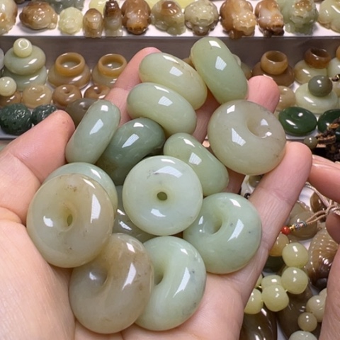 【闪购商品】颈饰未镶嵌和田玉透闪石玉多拍发一