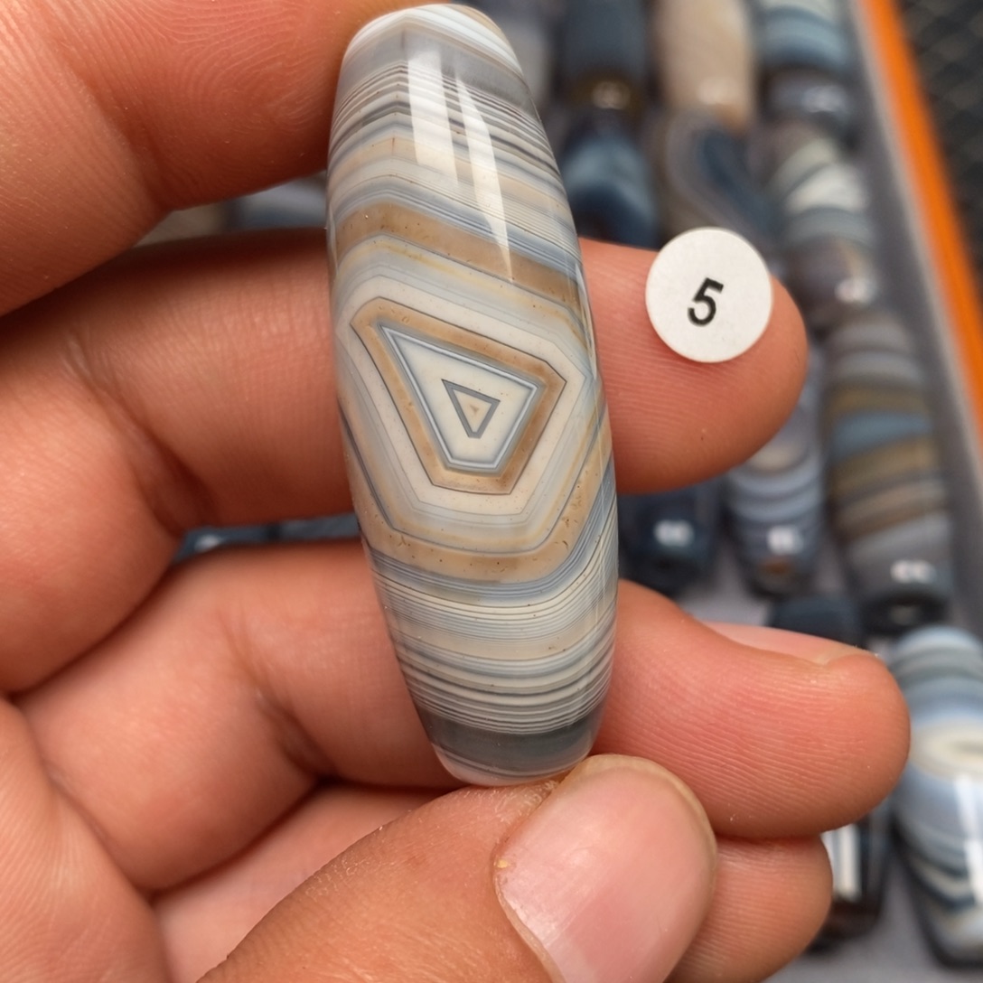 玛瑙/玉髓未镶嵌颈饰挂件