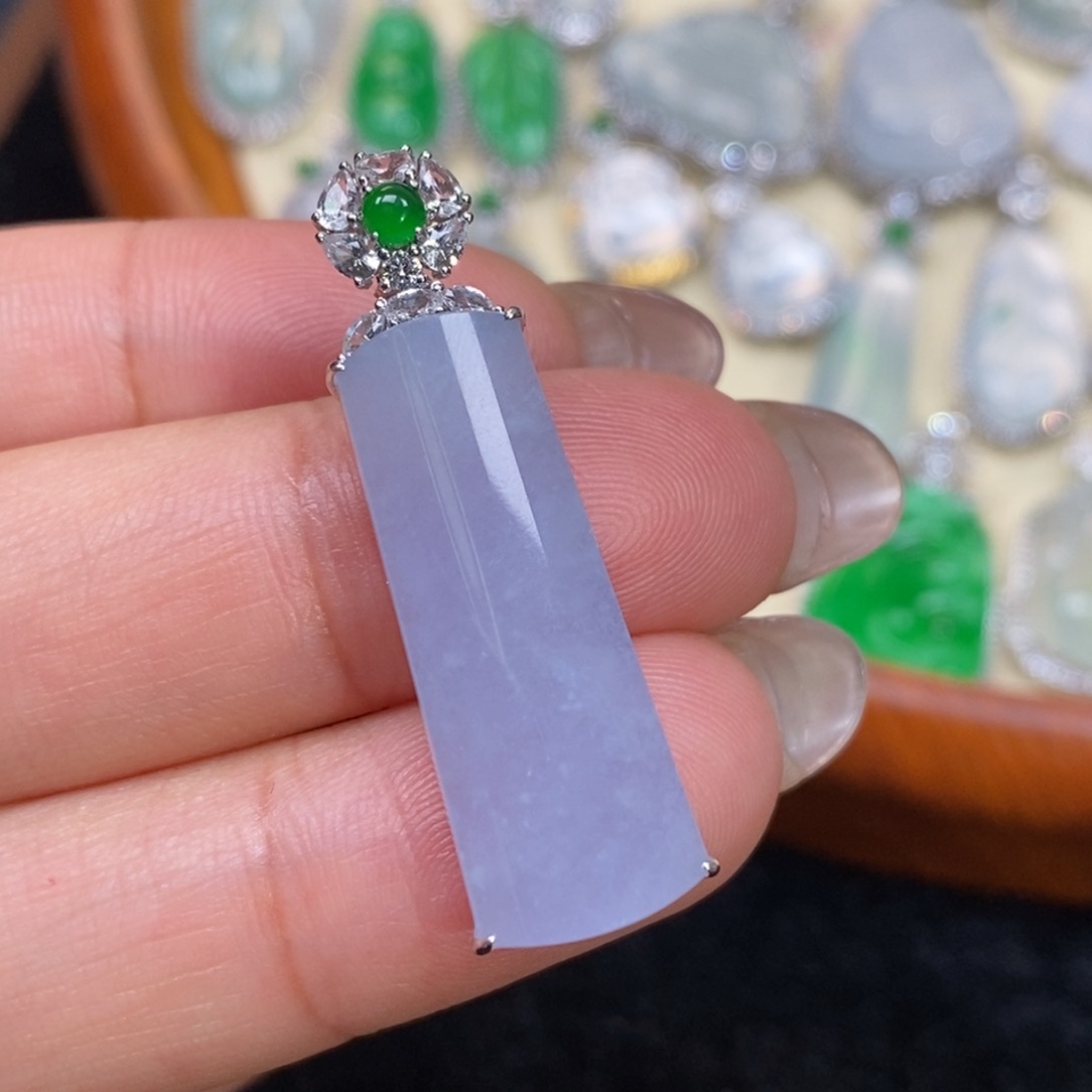 翡翠吊坠(赠链)18K金镶嵌