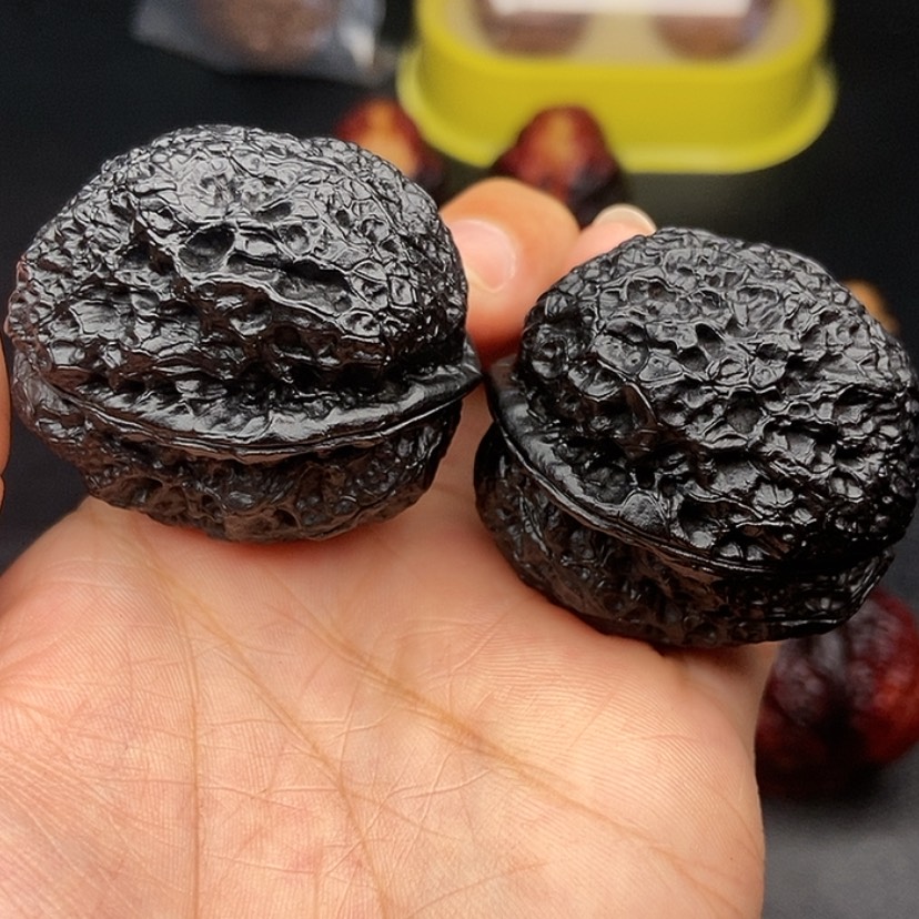 【闪购商品】把件文玩核桃40尺地闷饕餮金蟾52.5克