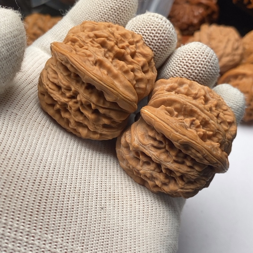 【闪购商品】文玩核桃把件?****刘264楼子