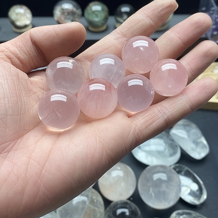 未镶嵌颈饰水晶18