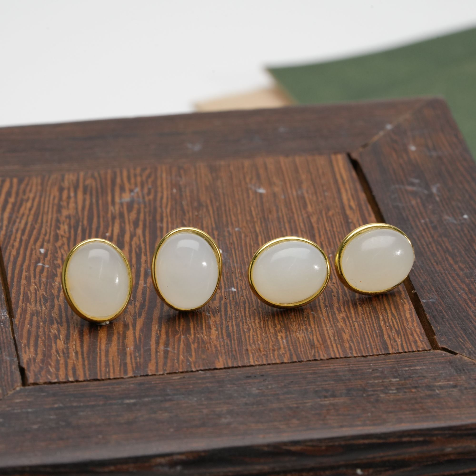 【小北好物】S925银和田玉耳钉约8*10mm【多样性发一件】QH13X595