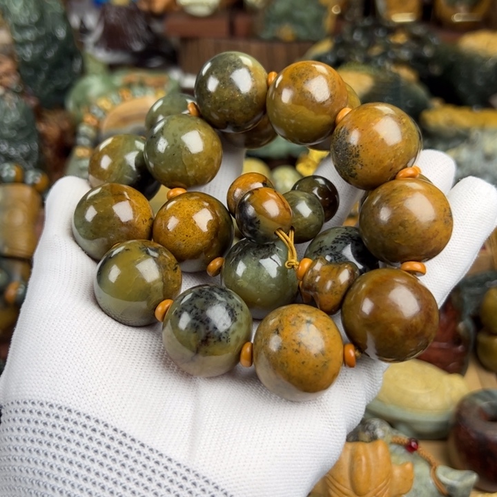 岫岩河磨玉（透闪石质玉）手串未镶嵌天***情