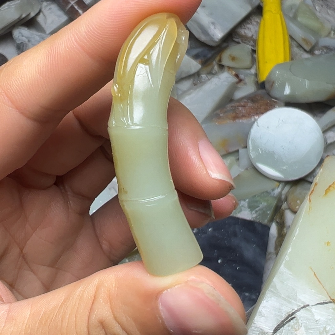 海***哥吊坠未镶嵌定制和田玉