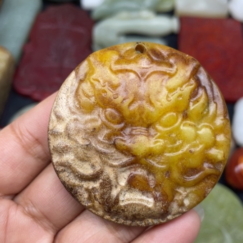 蛇纹石玉未镶嵌颈饰110