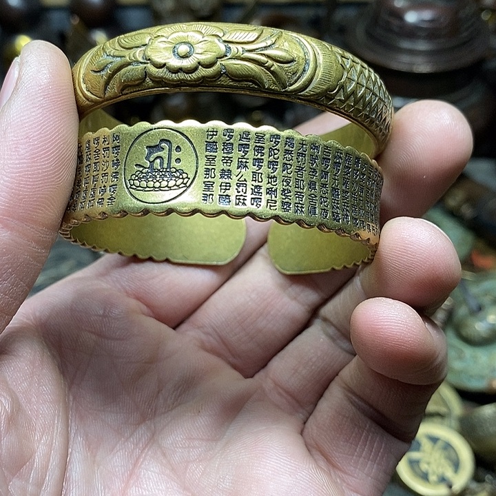 朵***拉小杨推荐铜物件一个