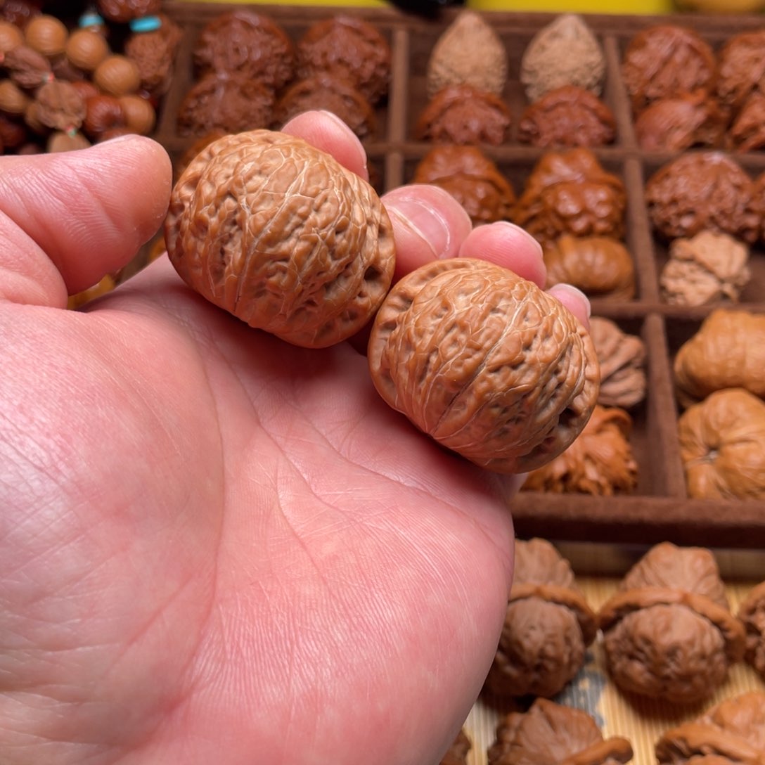 文玩核桃把件M**。铁锤狮子头