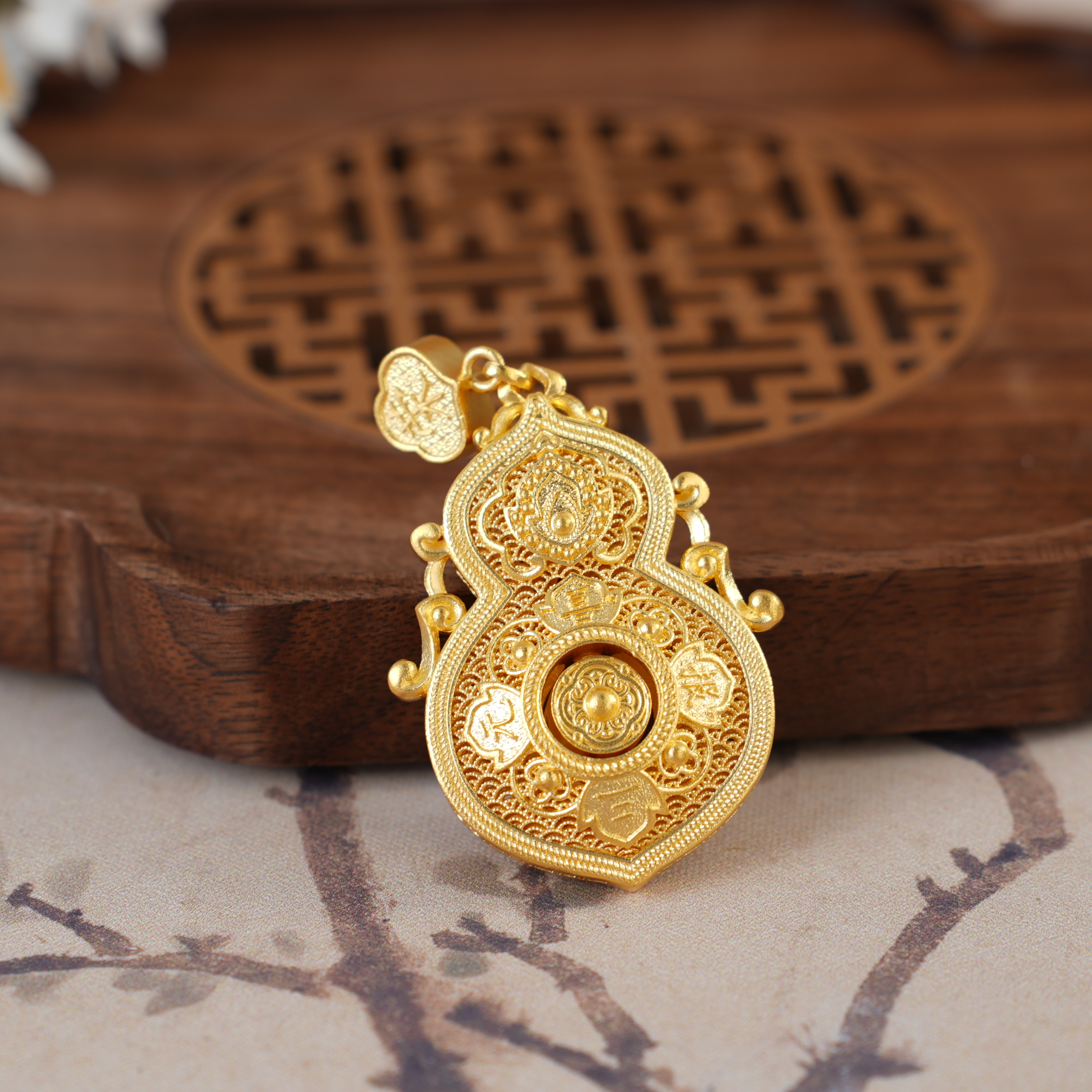 四美葫芦莫桑点钻足金吊坠34.38g