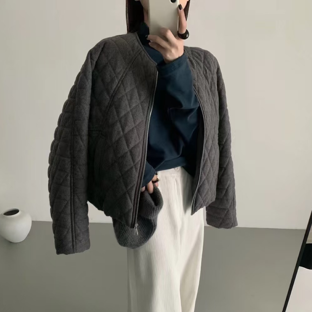 飒爽时髦棉纺菱格衍缝线 圆领松廓感棉服 