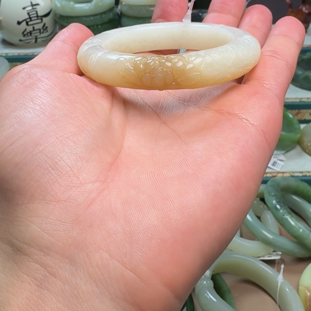 和田玉未镶嵌手镯53.9 