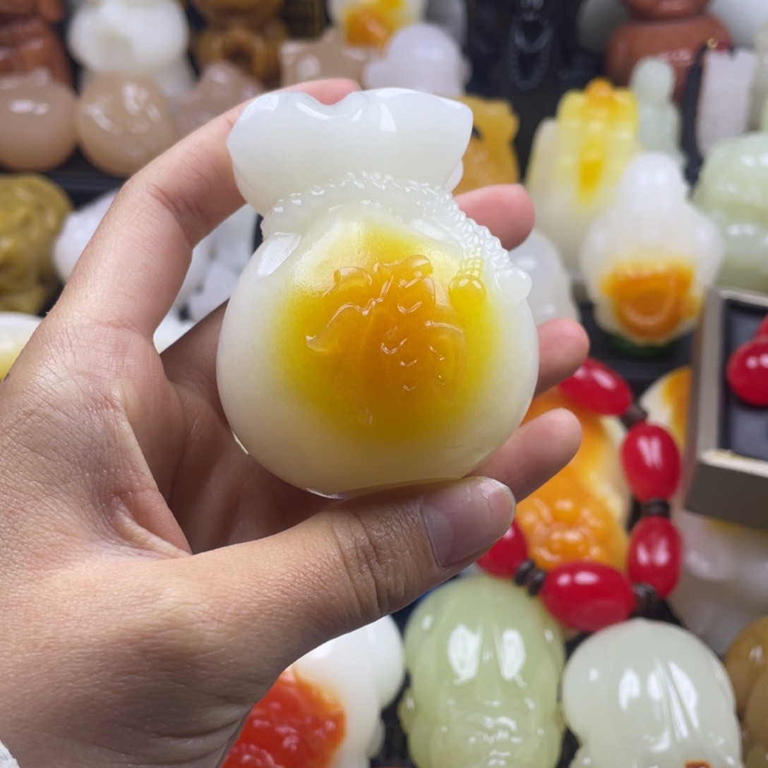 玉石雕刻把件  福袋