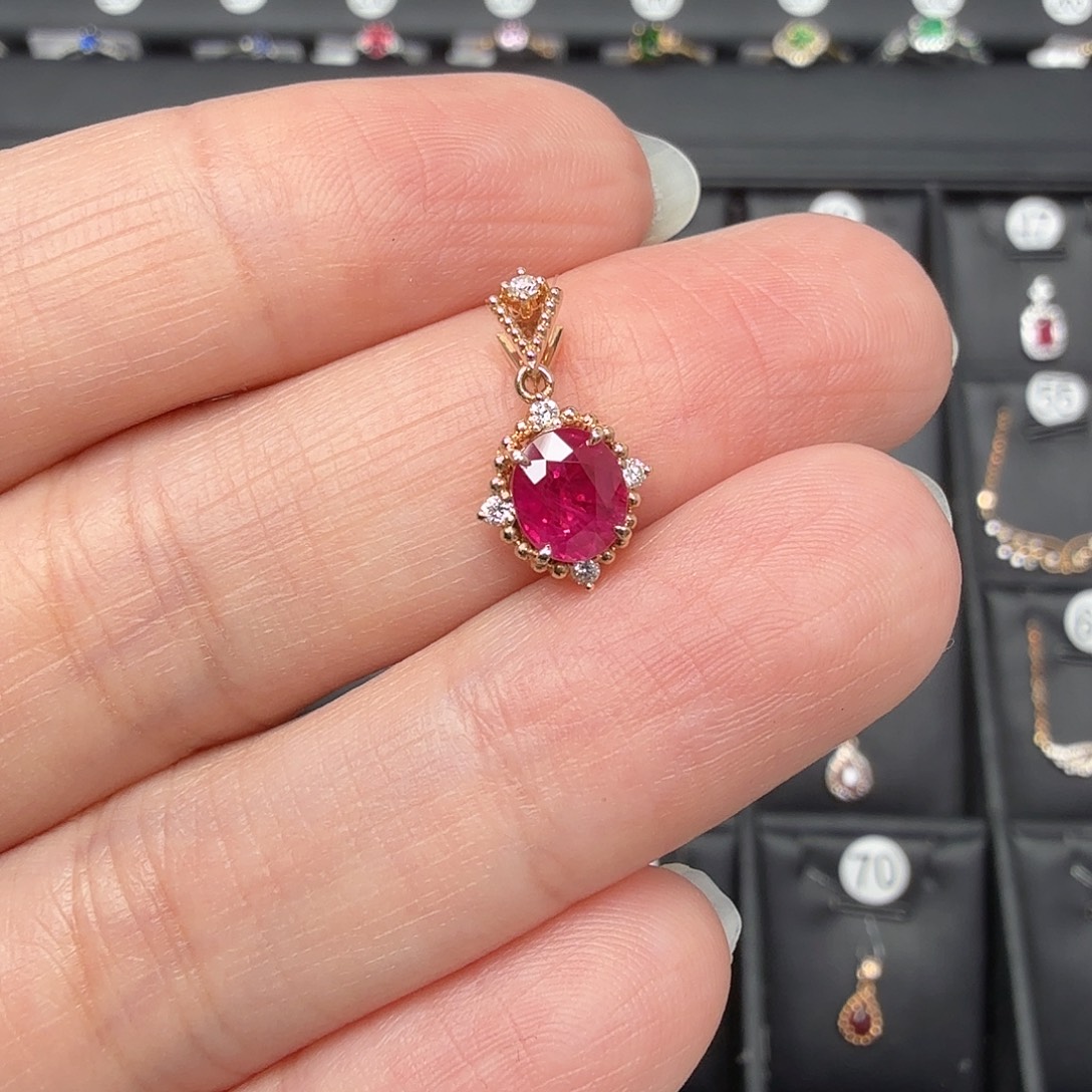 吊坠(不含链)18K金镶嵌红宝石缅甸鸽血红1.03克拉