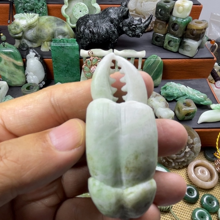 独山玉未镶嵌珠宝半成品