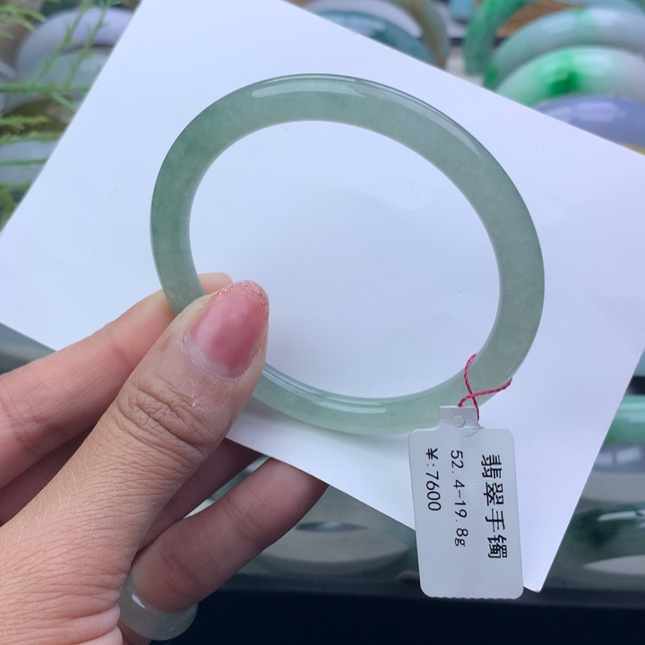 翡翠手镯未镶嵌天然翡翠手镯