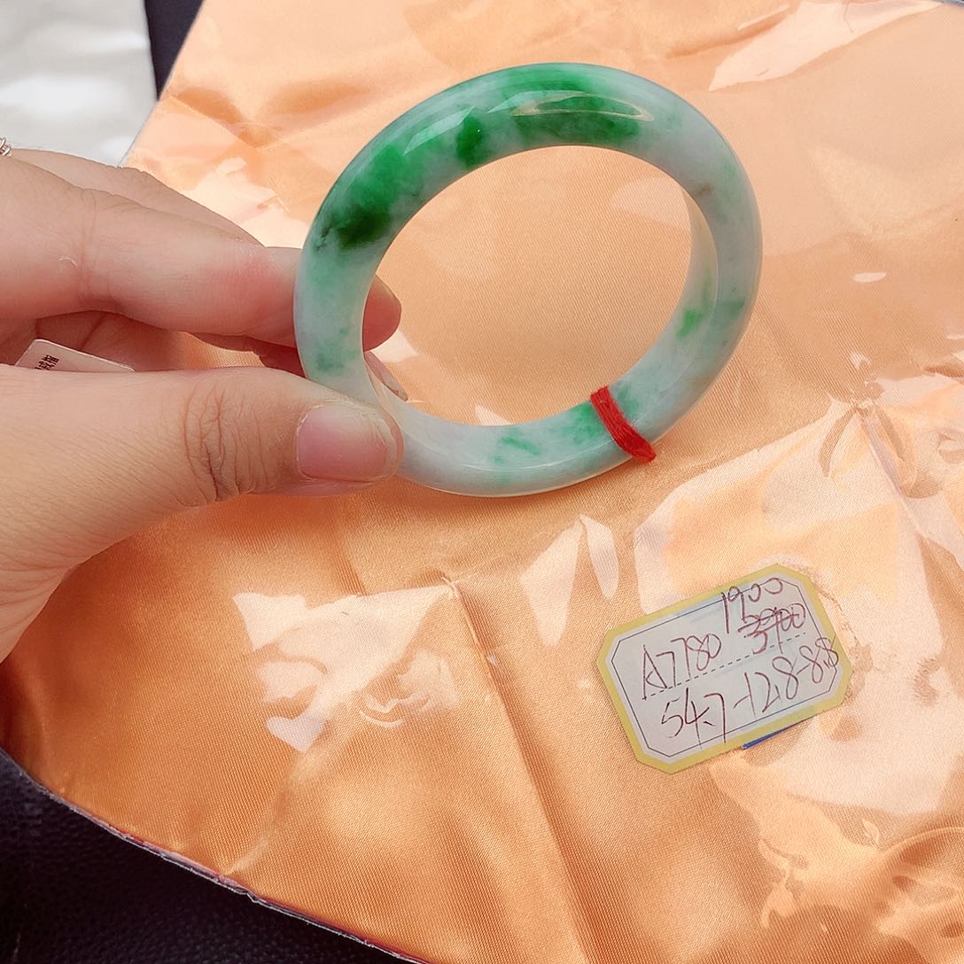 翡翠手镯未镶嵌天然缅甸翡翠A货