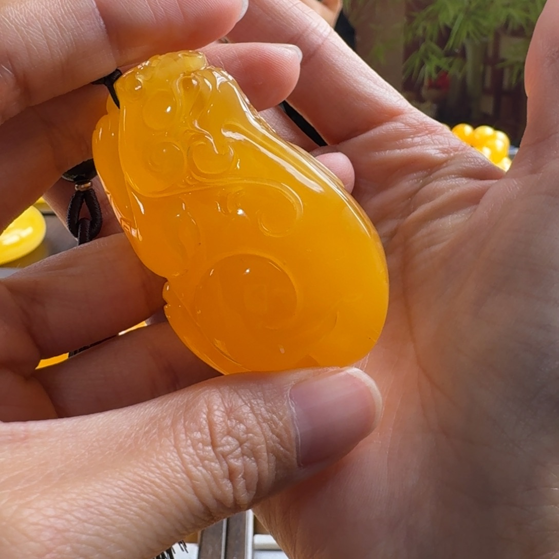 蜜蜡毛衣链未镶嵌玉**蝶