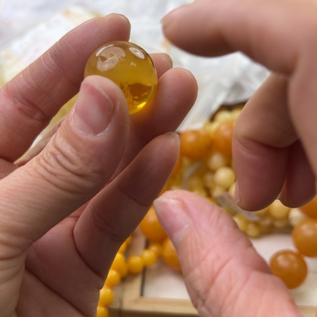 琥珀珠宝奇石未镶嵌