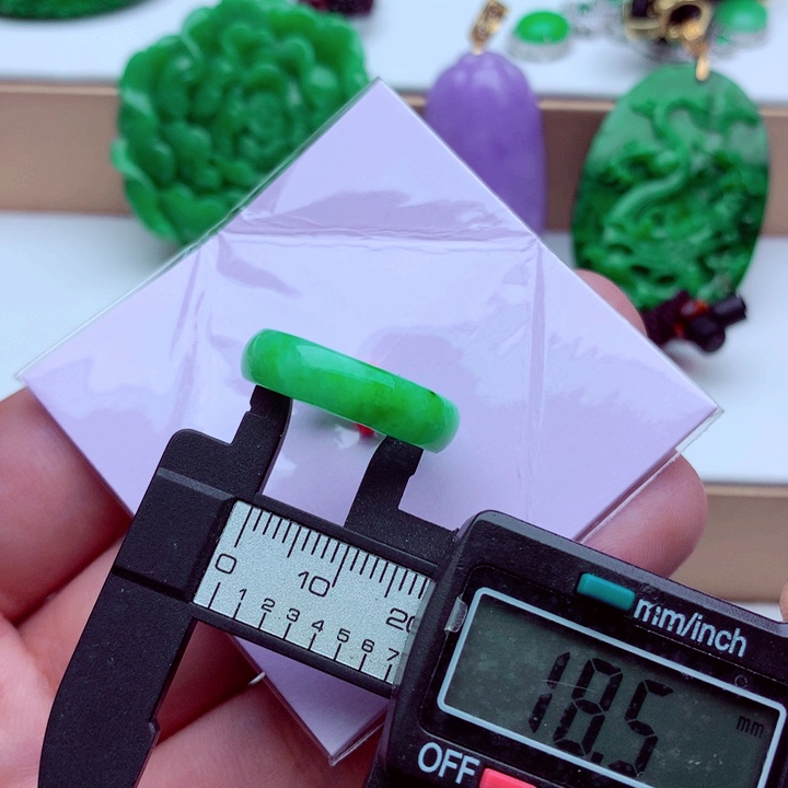 翡翠未镶嵌戒指戒指