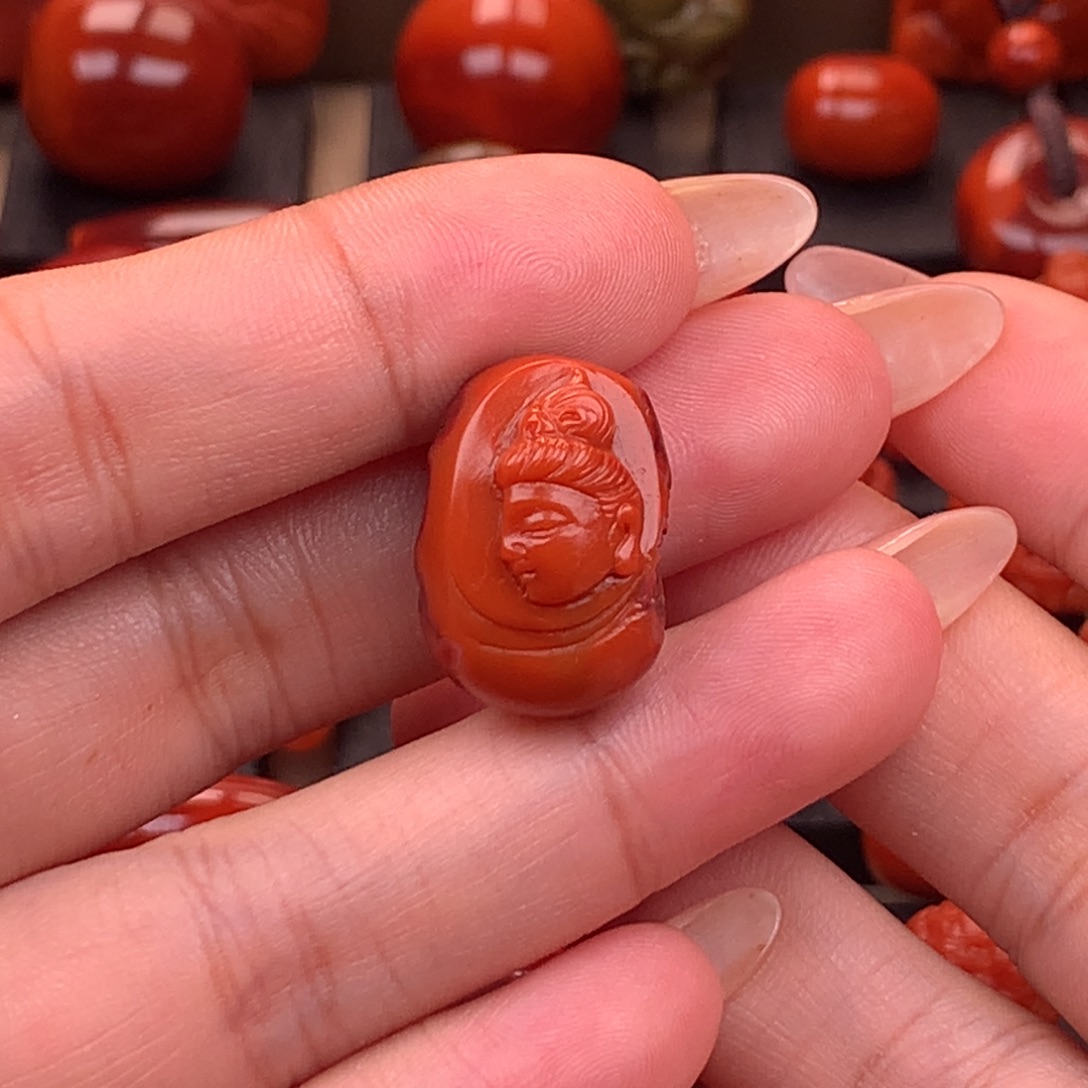 南红玛瑙原矿铁皮包浆观音悟道15nm未镶嵌