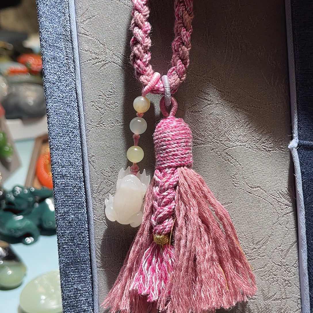 和田玉未镶嵌车挂