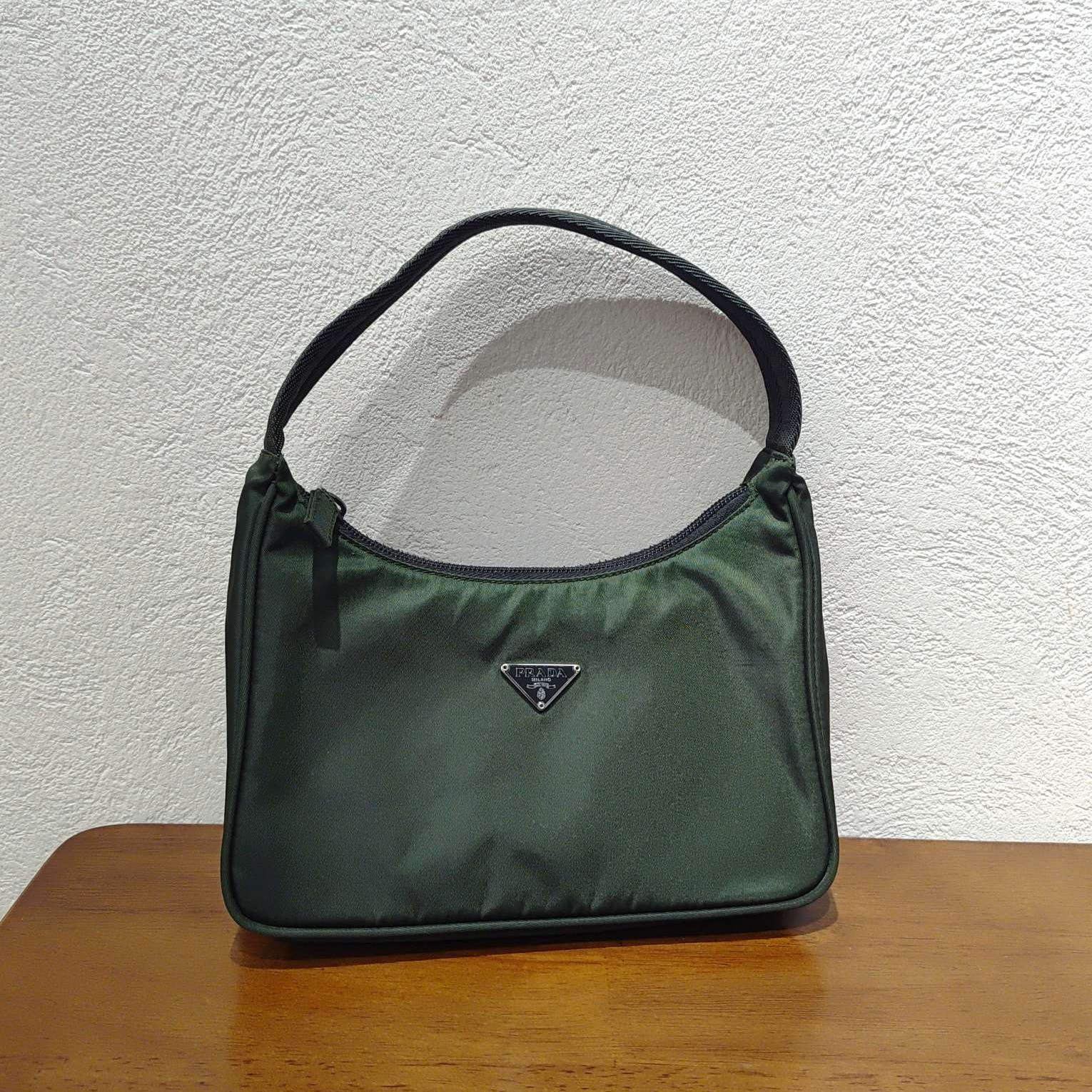 99新 Prada/普拉达 墨绿色hobo 腋下包