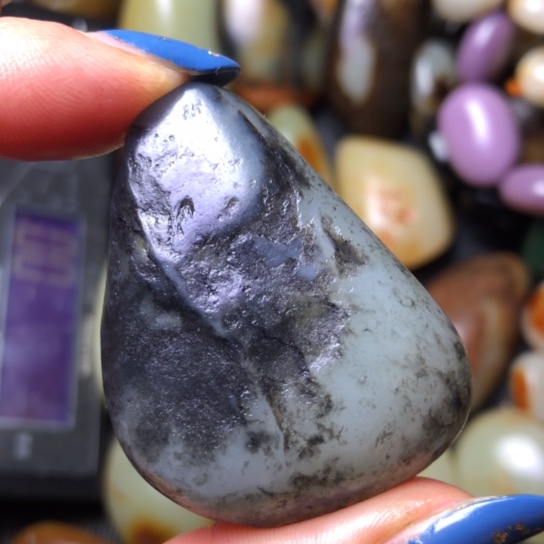 和田玉（翠青玉）未镶嵌珠宝奇石