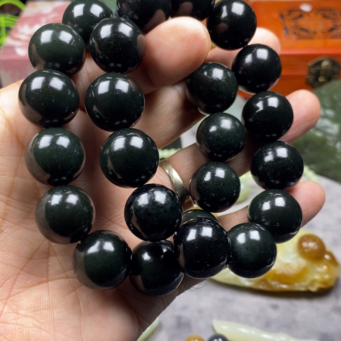 南***宝和田玉未镶嵌手串