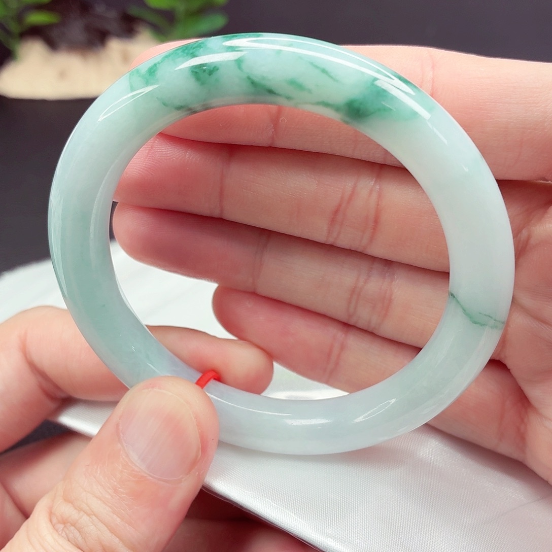 翡翠未镶嵌手镯56.2圈