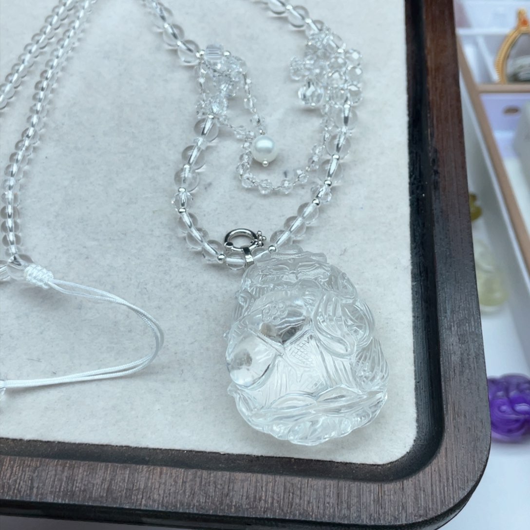 水晶吊坠(不含链)未镶嵌正***哼