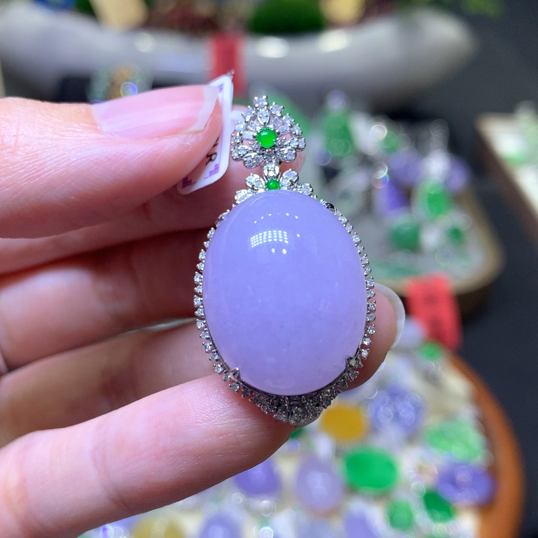 【闪购商品】翡翠颈饰18K金镶嵌翡翠吊坠项链