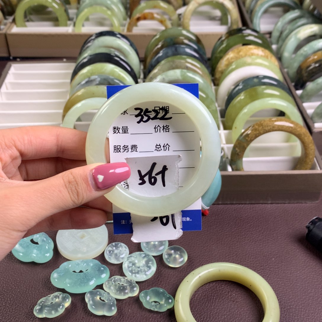 蛇纹石玉手镯未镶嵌3522