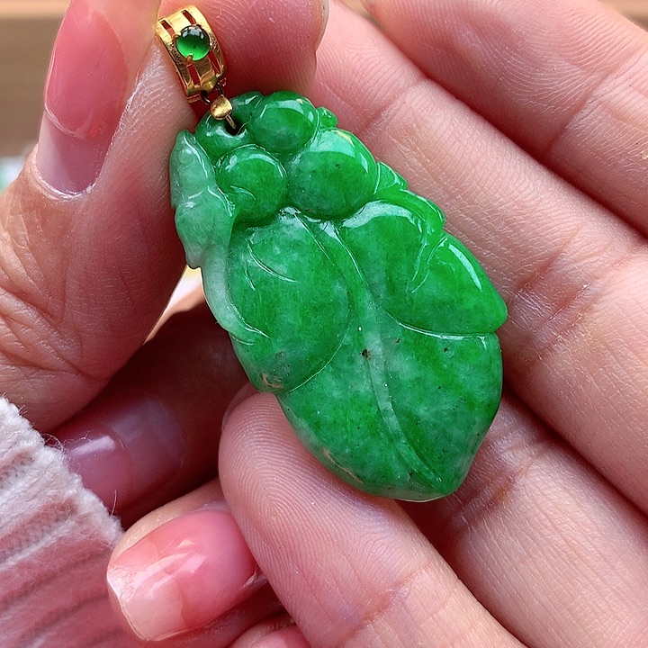 翡翠颈饰18K金镶嵌翡翠