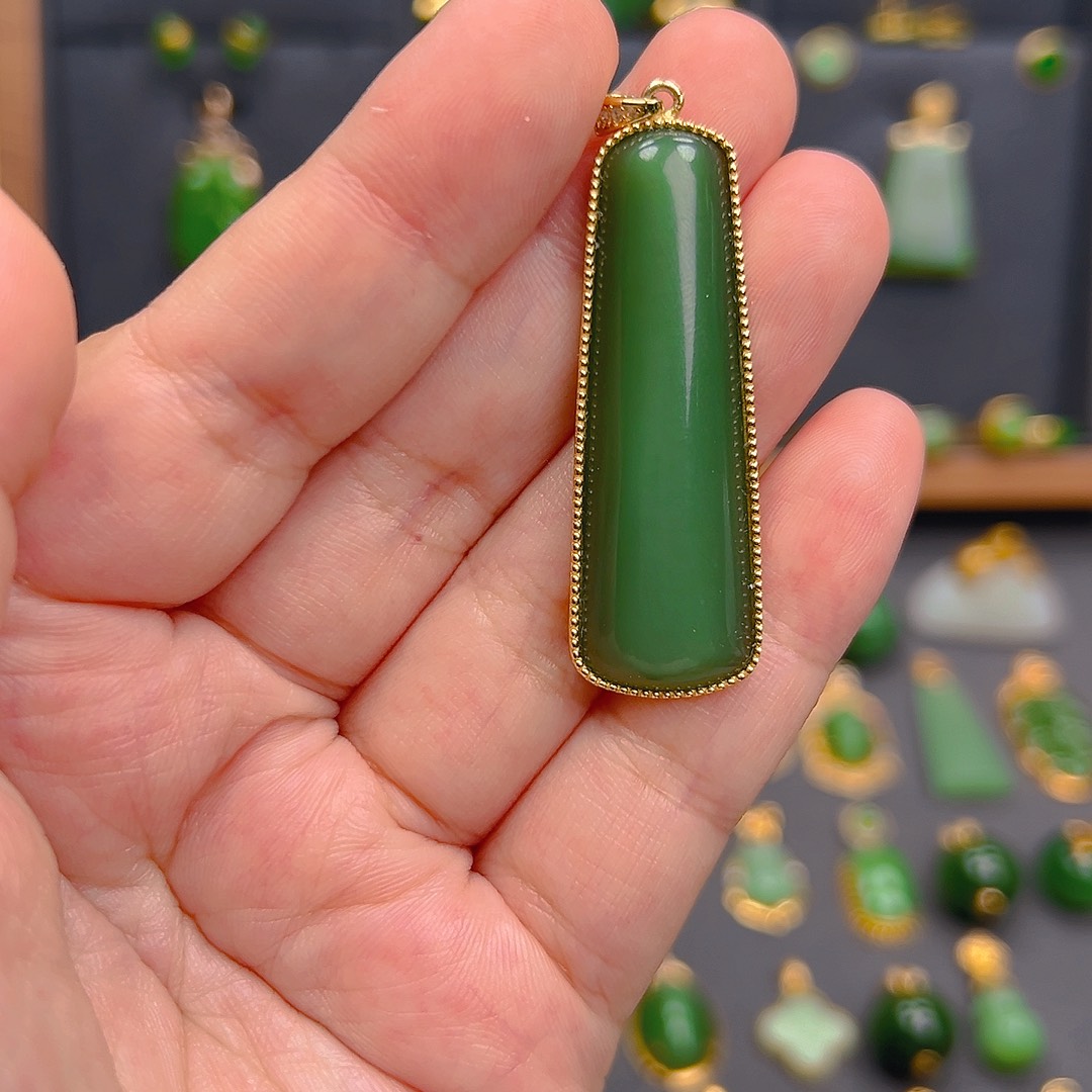 吊坠(不含链)银S925镶嵌和田玉（碧玉）