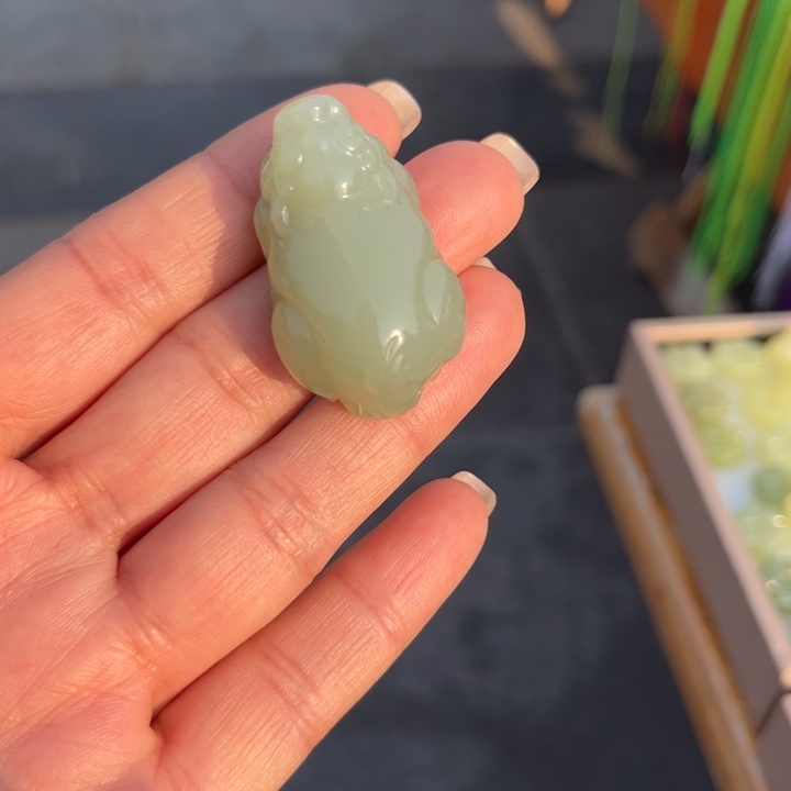 和田玉未镶嵌手镯貔貅