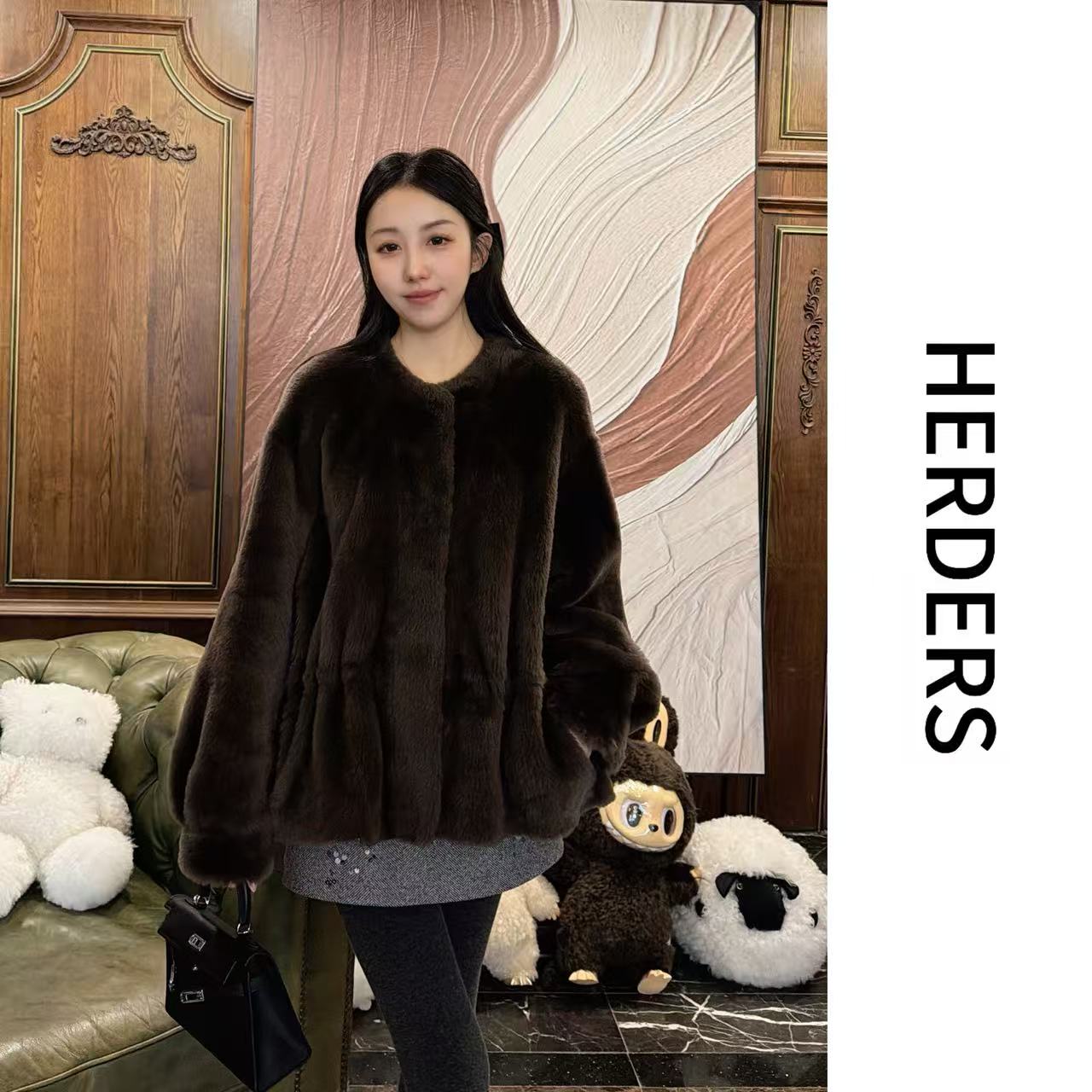 HERDERS  短款圆领皮毛一体外套  52220