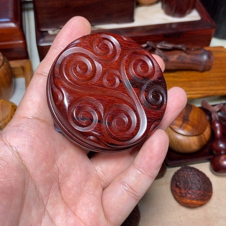 檀香紫檀（小叶紫檀）如意纹香盒