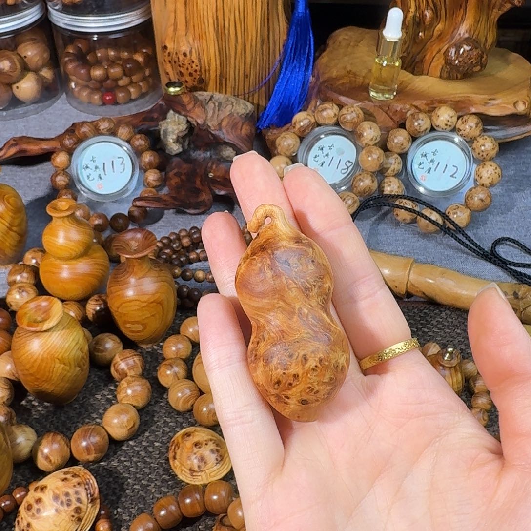 夏***爽柏木（崖柏）北太行崖柏手工留疤花生